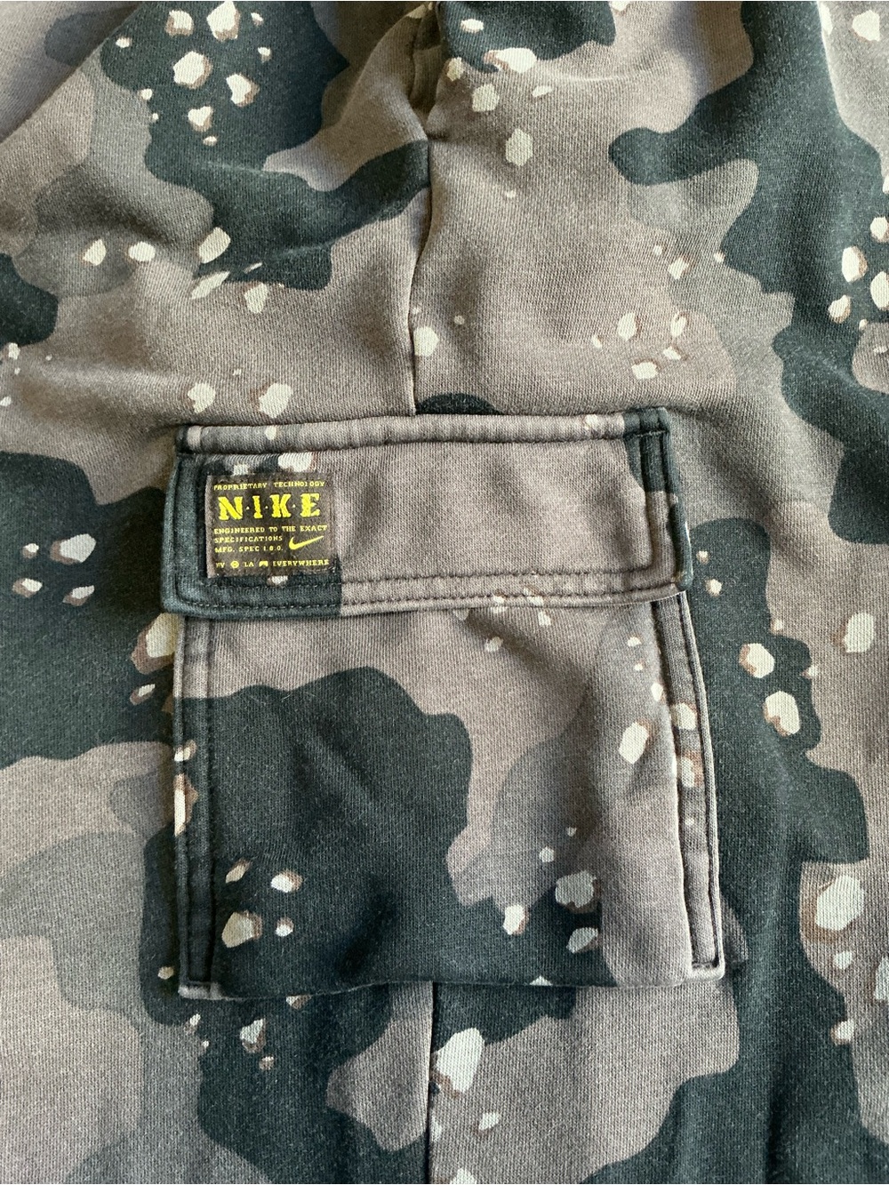 Nike Club Fleece Cargo Joggers Grey Black Camo Pants Mens Large L - Picture 8 of 16